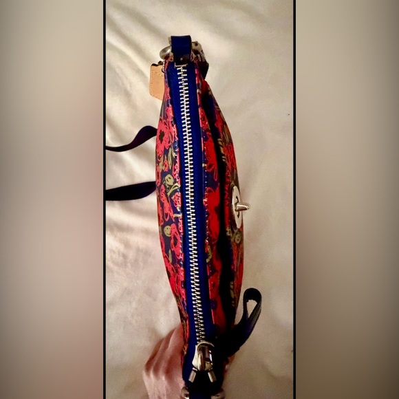 Coach Poppy Floral Crossbody Bag. - Picture 4 of 7